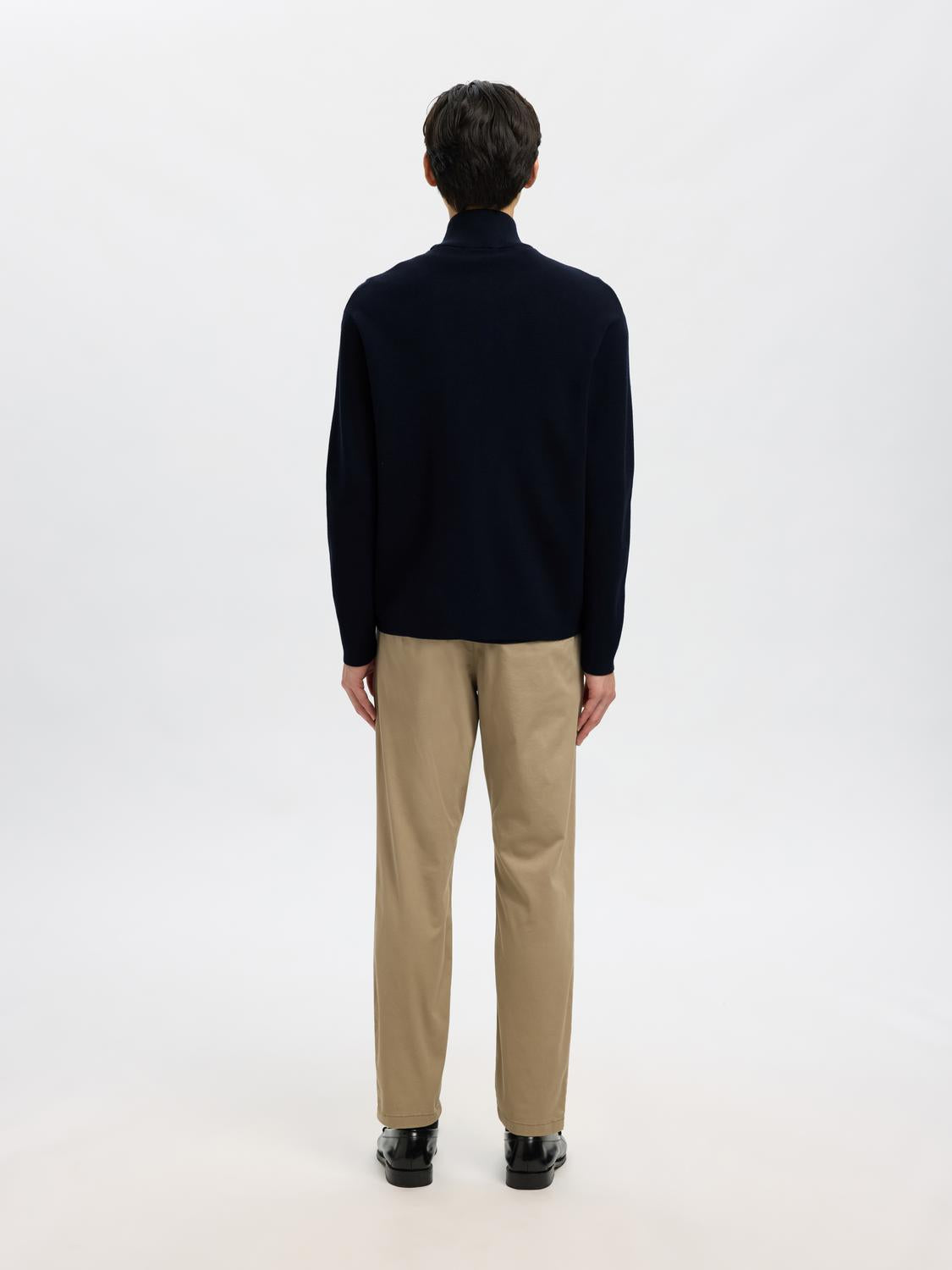model_shot-back